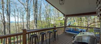 5 Min to Hatley Pointe Apr s Ski Hottub Firepit