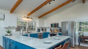 House - 5 Min to Hatley Pointe Apr s Ski Hottub Firepit (Mars Hill)