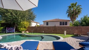 Unclassified image, 2 of 60, button - Family Fun Sleeps 12 Pool Fire Pit Puttputt (Oro Valley)