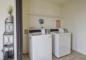 House | Internet - Waterfront Condo 1 Block to Beach Pool Access (Corpus Christi)
