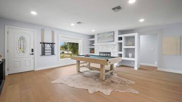 House | 6 bilik tidur, Internet