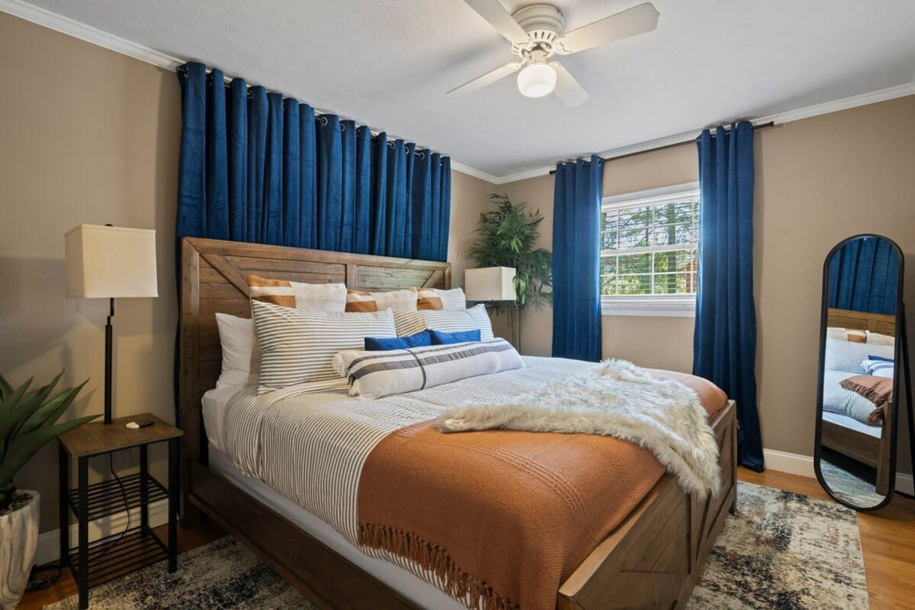 House | 6 bedrooms, high-speed internet