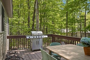 House | 4 bedrooms, high-speed internet - Sleeps 10 Sauna Hot Tub Arcade Firepit (Pocono Lake)