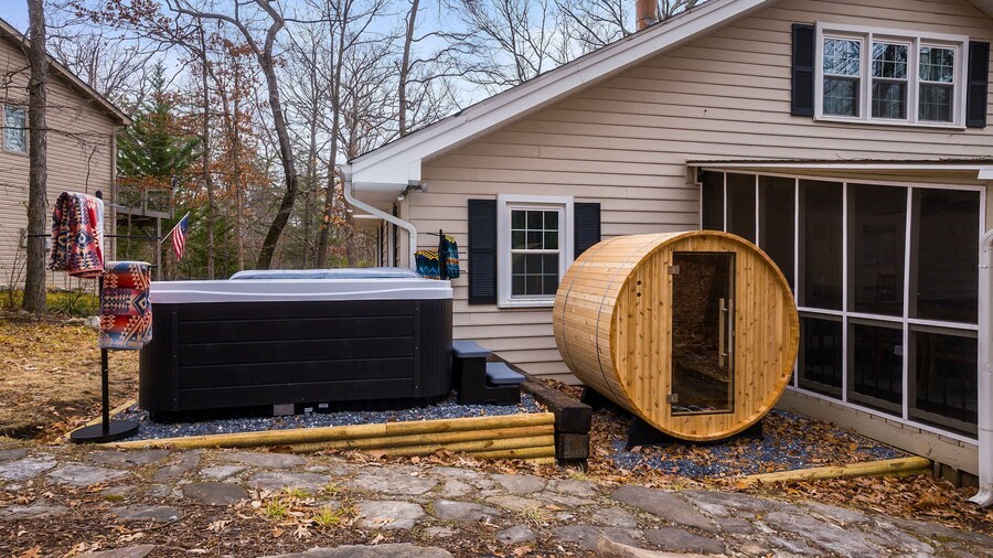 Cozy Retreat - Sauna Hot Tub Pool Pass Game Room
