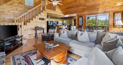 Mountain Views Hot Tub Pool Table Firepit Games