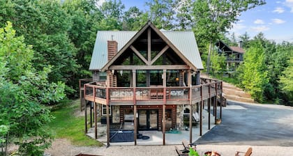 Mountain Views Hot Tub Pool Table Firepit Games