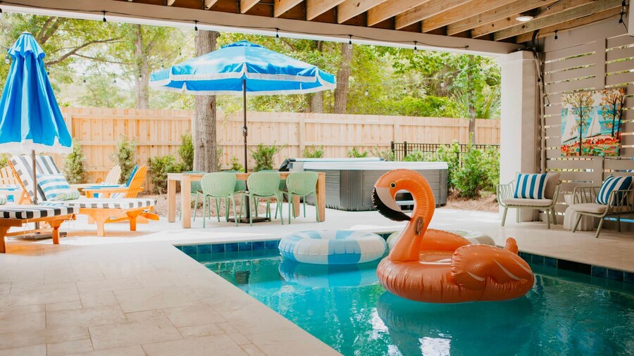 Hilton Head 6BR Sleeps 18 Pool Hot Tub Firepit