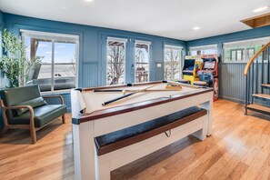 House | 3 bedrooms, Internet - Lakefront Mtn Views Hot Tub Game Room More (Gilford)