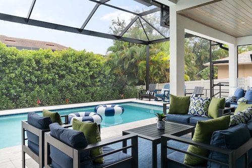 Luxury 5BR - Pool Game Room Mini Golf Fire Pit