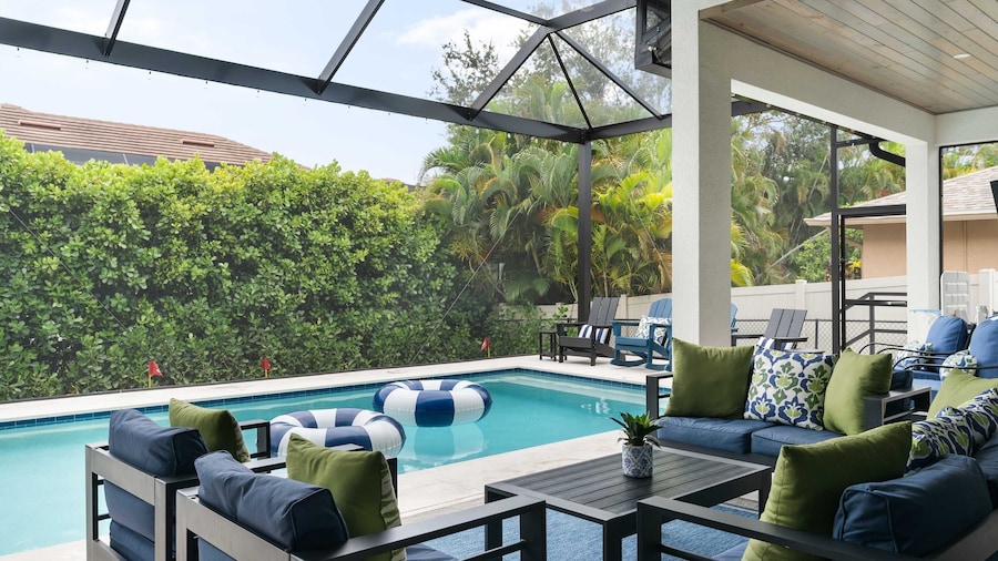 Luxury 5BR - Pool Game Room Mini Golf Fire Pit