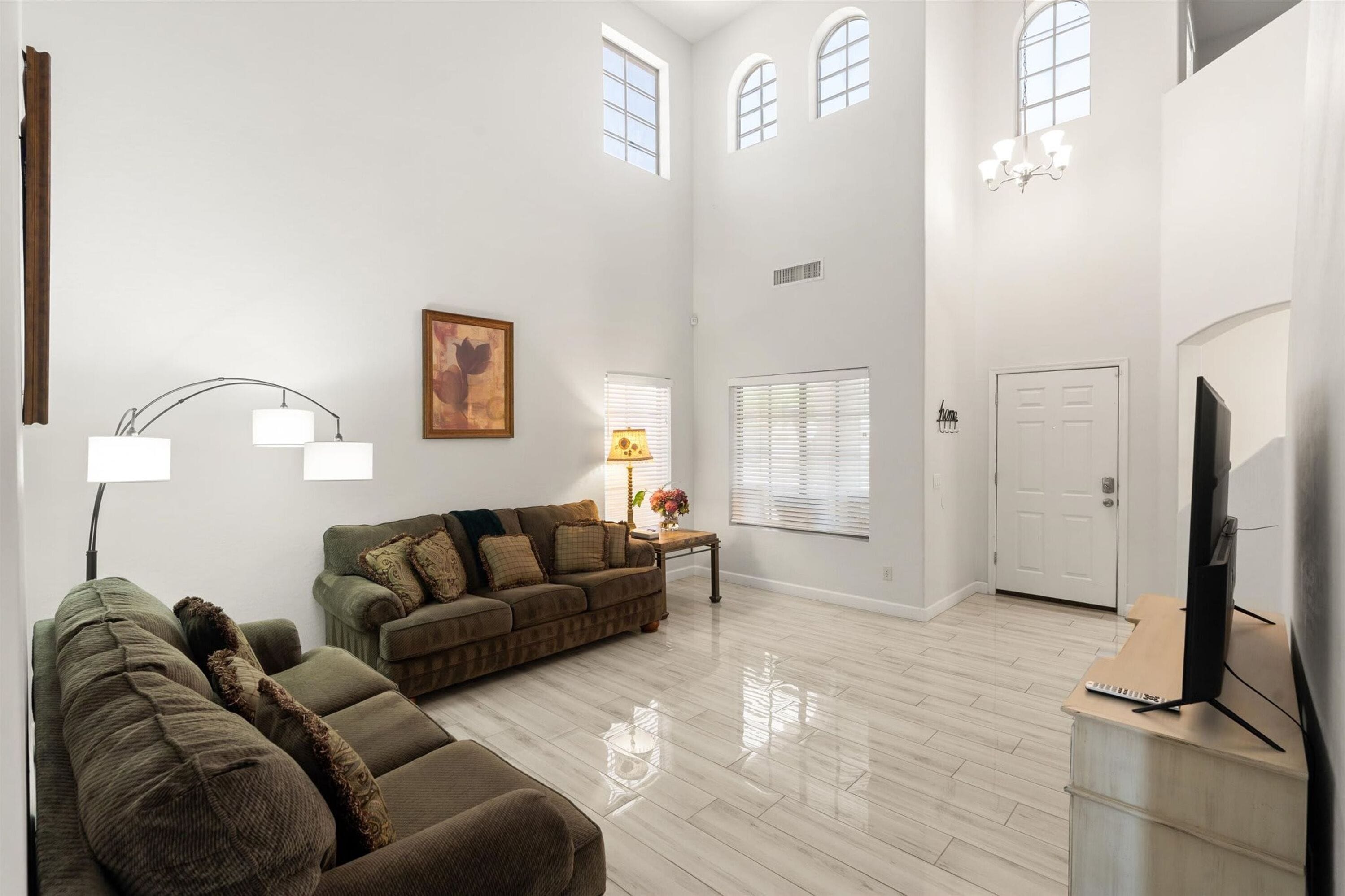 House | 5 bedrooms, high-speed internet