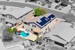 House | 5 bedrooms, high-speed internet - Pool Grill Games Chill - Surprise Awaits (Surprise)