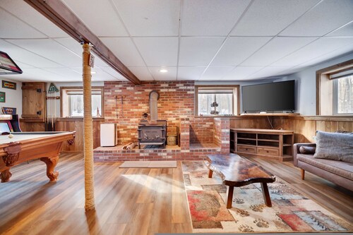 4 Br Cabin Walk to Beach Pool Table Arcade