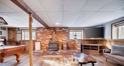 4 Br Cabin Walk to Beach Pool Table Arcade