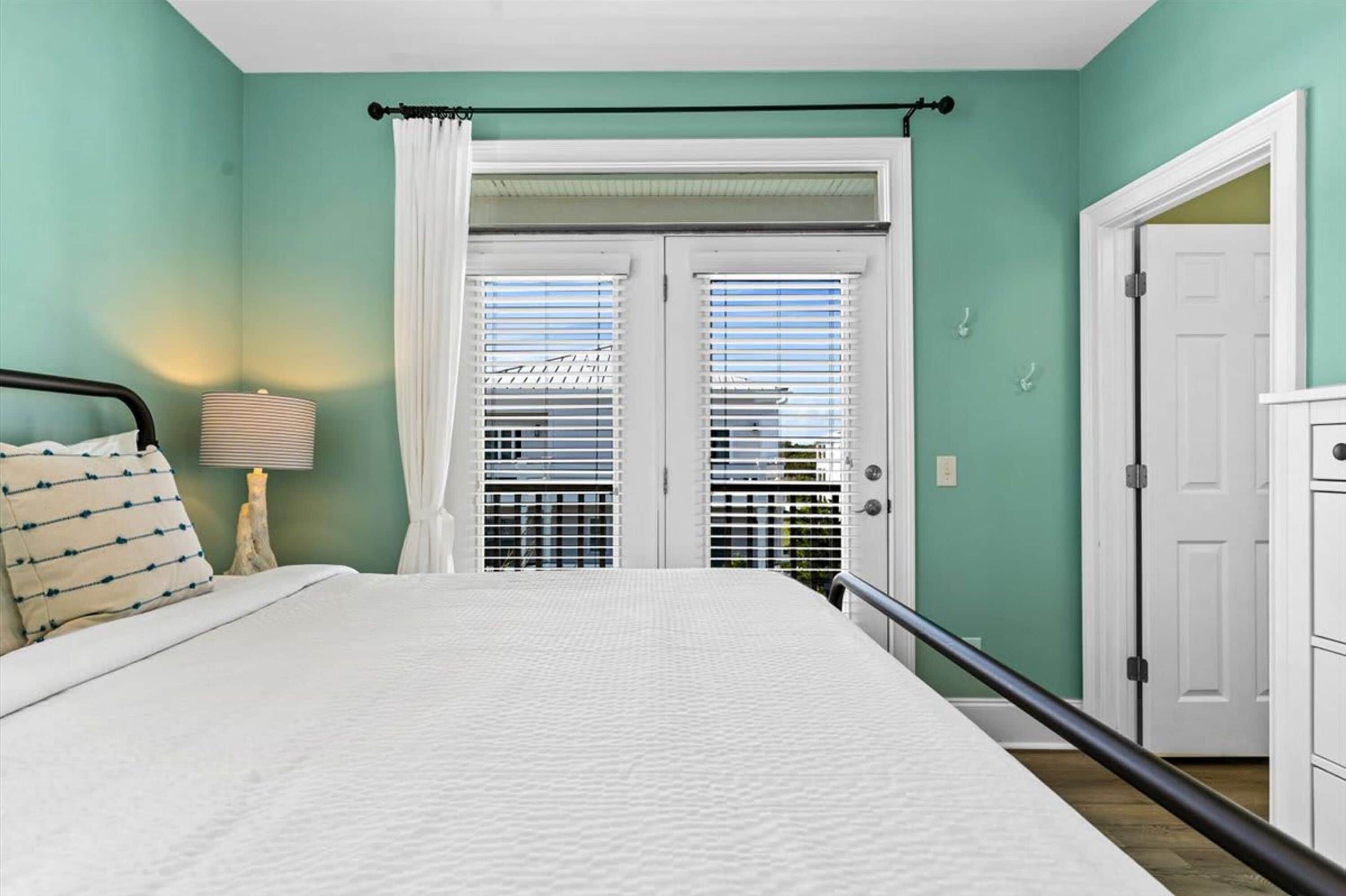 House | 5 bedrooms, high-speed internet