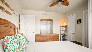 Room - Scoop Deck Dock Pool Balcony Views (Corpus Christi)