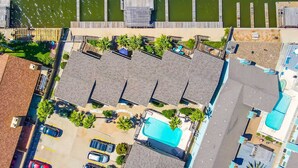 Room - Scoop Deck Dock Pool Balcony Views (Corpus Christi)