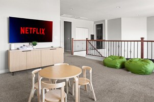 House | 4 bedrooms, high-speed internet