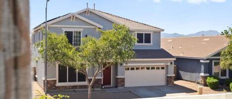House | 4 bedrooms, high-speed internet