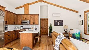House | 3 bedrooms, high-speed internet
