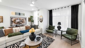 House - Downtown Raleigh Rooftop Retreat - Skyline Views (Raleigh)