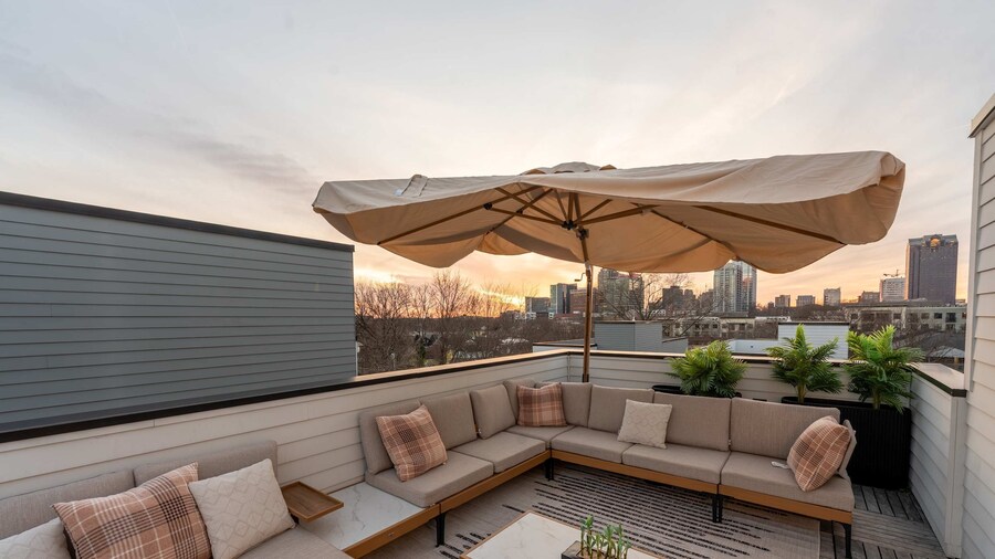 Downtown Raleigh Rooftop Retreat - Skyline Views
