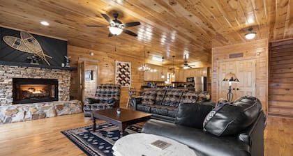 River Lodge Kayaks Mins to Blue Ridge River