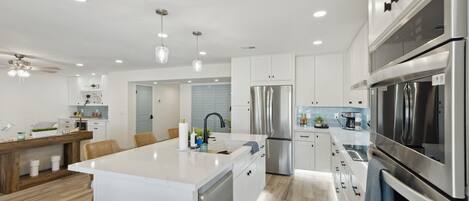 House | 5 bedrooms, high-speed internet