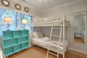 House | 2 bedrooms, Internet - Steps to Beach-hilton Head Condo-pet Friendly (Hilton Head Island)