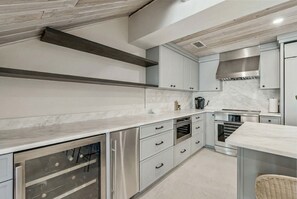 Unclassified image, 3 of 43, button - Beachfront Bliss - Outdoor Pool - Sleeps 6 (Belleair Beach)
