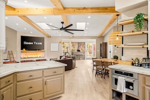Room - Sedona Haven 7BR Sleeps 24 Sauna Hot Tubs (Sedona)