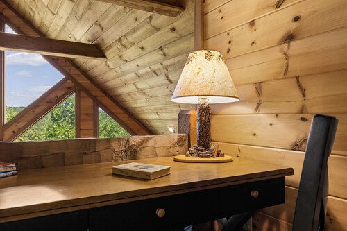 Mtn Cabin w Hot Tub Game Room Grill Views