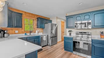 House | 4 bedrooms, high-speed internet
