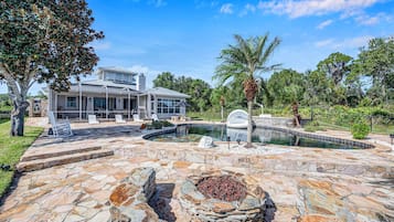 House | 5 bedrooms, high-speed internet