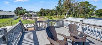 Luxury Lakefront Private Dock Pool In-ground Spa