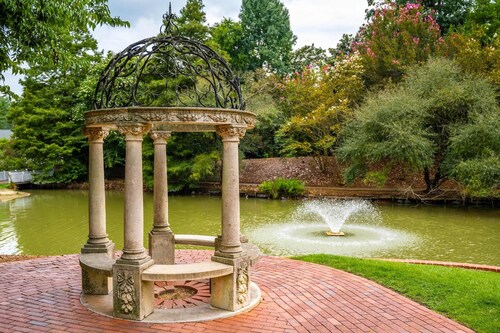 Briarwood Cottage Hot Tub Putt Putt Games