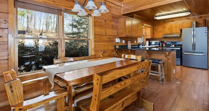MTN Views Hot Tub Fire Pit Pool Table Games