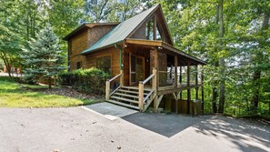 House | 3 bedrooms, high-speed internet - MTN Views Hot Tub Fire Pit Pool Table Games (Morganton)