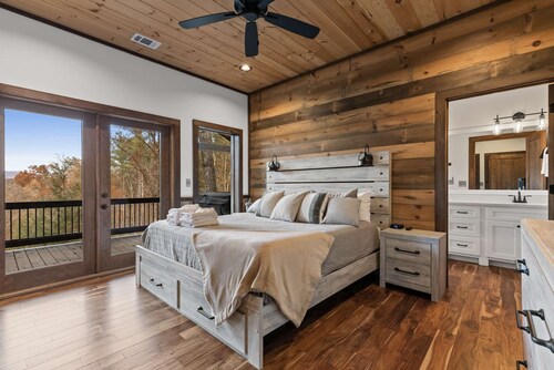 2-level Deck - Stunning Views - Hot Tub - Fire Pit