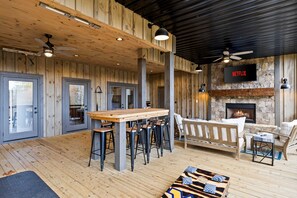 House | 4 bedrooms, high-speed internet - 2-level Deck - Stunning Views - Hot Tub - Fire Pit (Ellijay)
