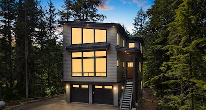 2 Homes Sleeps 22 Sauna Hot Tub Fire Pit