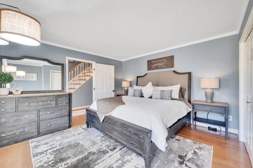 Sleeps 24 Hot Tub Game Room Dog Friendly