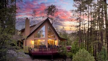 House | 3 bedrooms, desk, high-speed internet