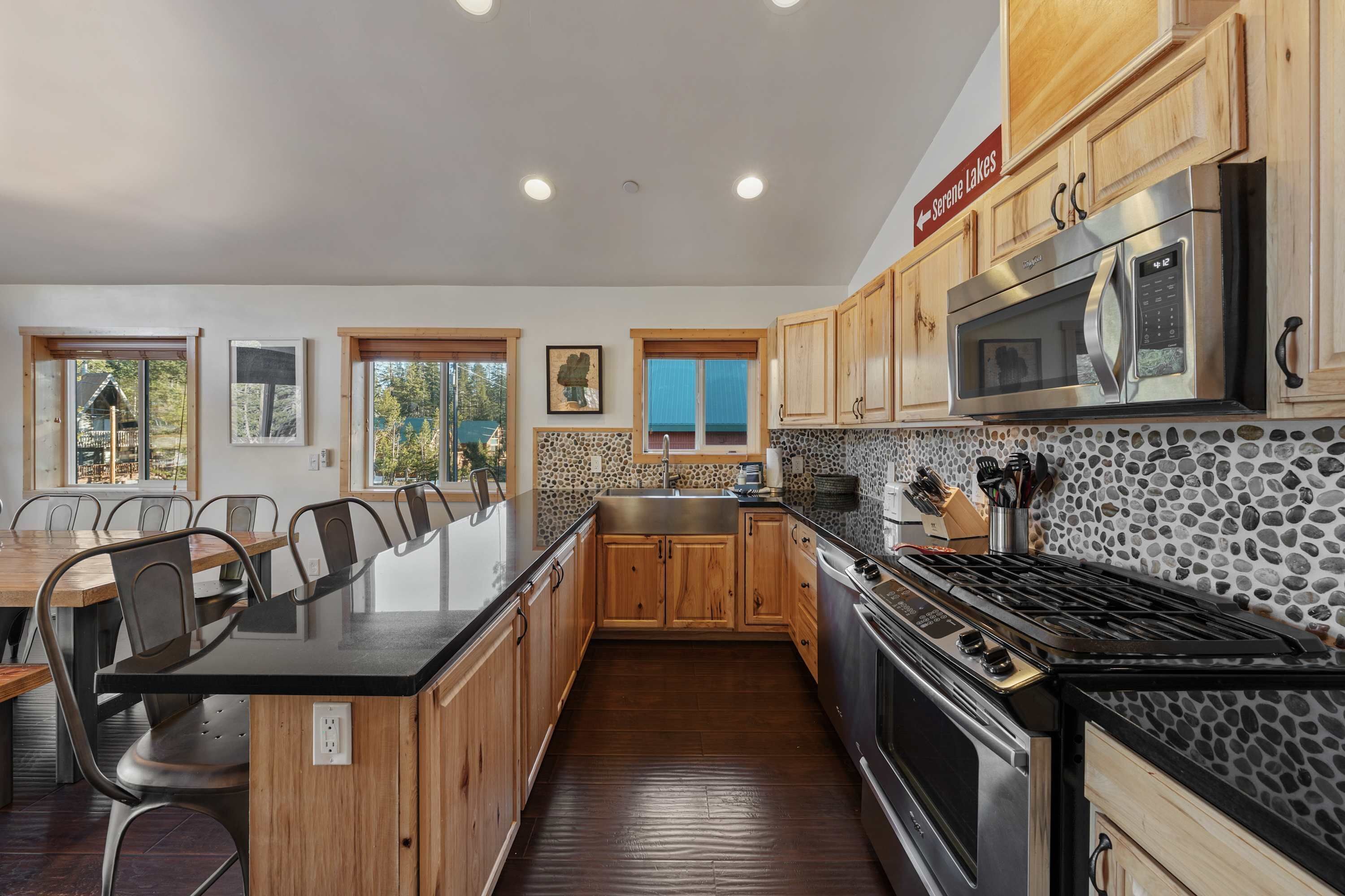 House | 4 bedrooms, high-speed internet