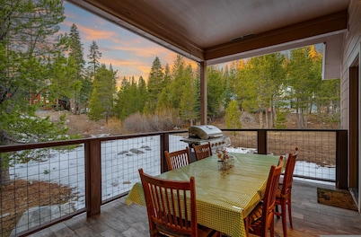 Mountain Retreat Canoe Fireplace Views