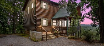 Cabin Sweet Cabin Hot Tub Game Room Dog Friendly