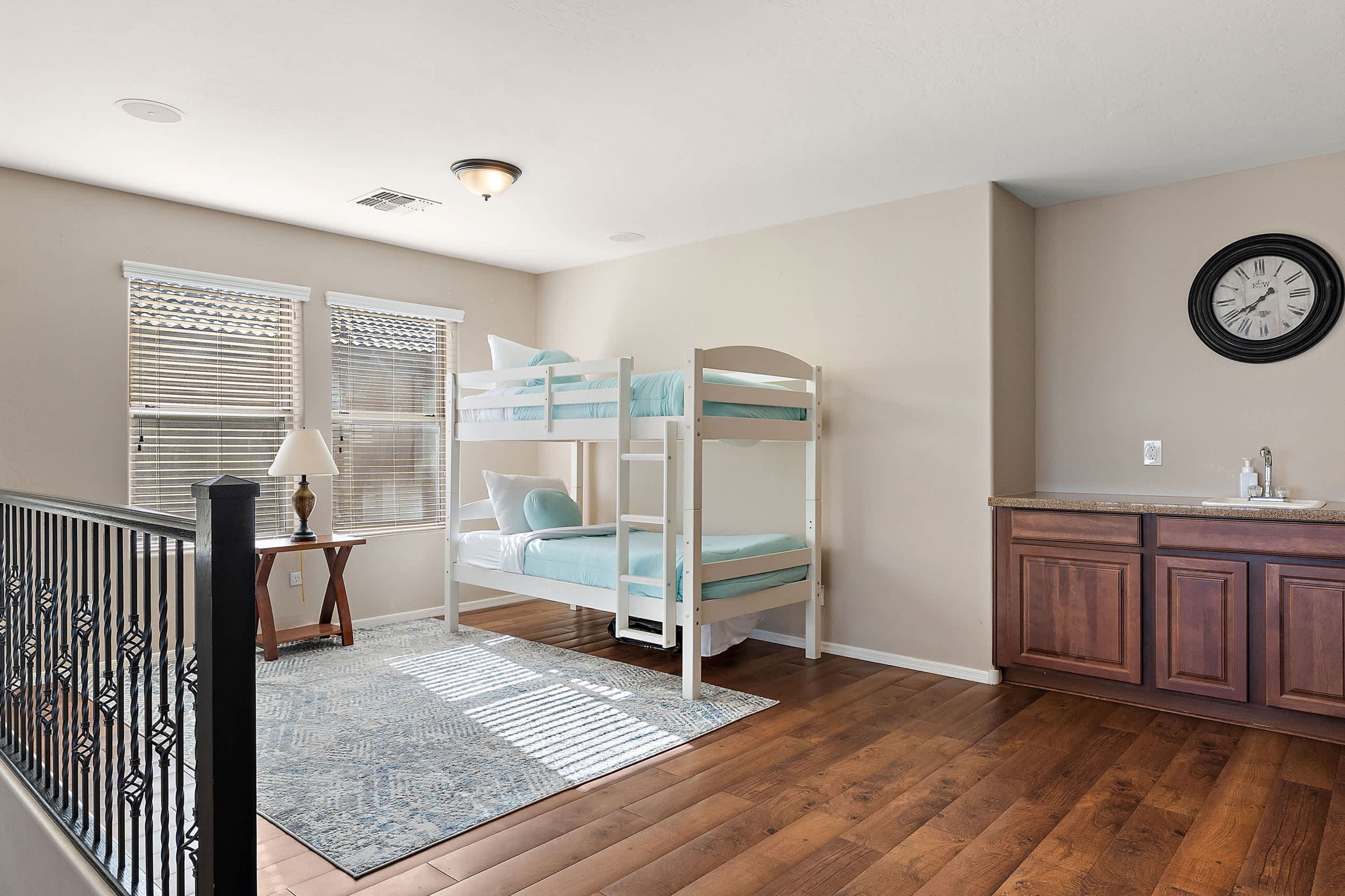 7 bedrooms, high-speed internet