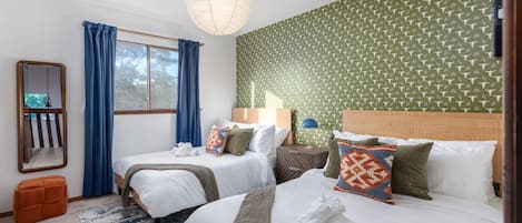 House | 5 bedrooms, high-speed internet