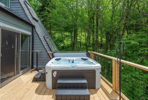 Mountain Views Private Sauna Wet Bar Hot Tub