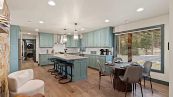 House | 6 bedrooms